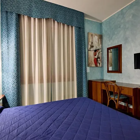 Paradiso מלון 3*