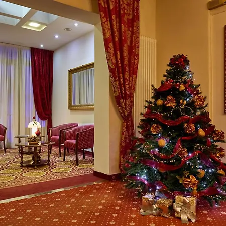 Paradiso Hotel 3*
