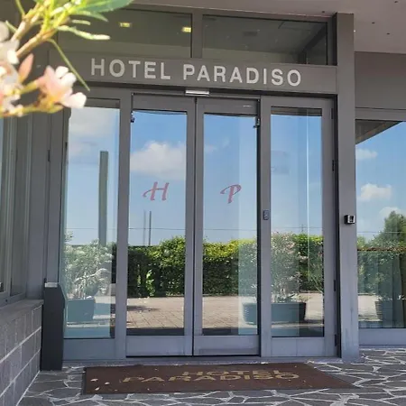 Paradiso ホテル